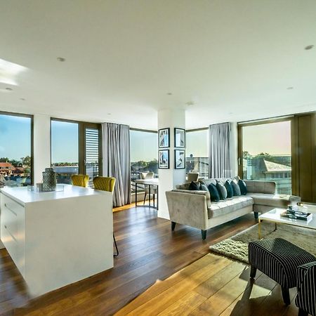 Skyview Retreat @ Ryedale House Apartment ยอร์ค ภายนอก รูปภาพ